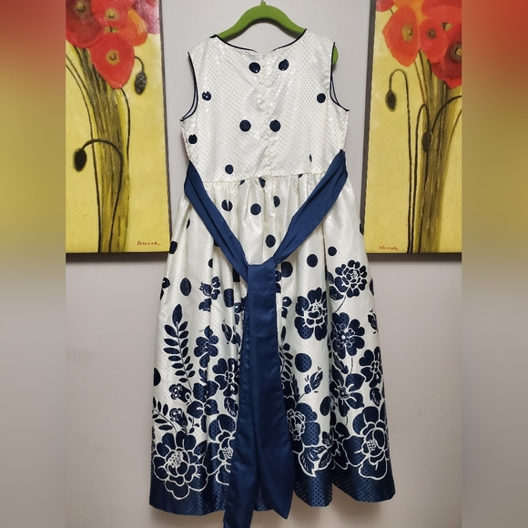 Girls size 12 dress - Picture 3 of 3